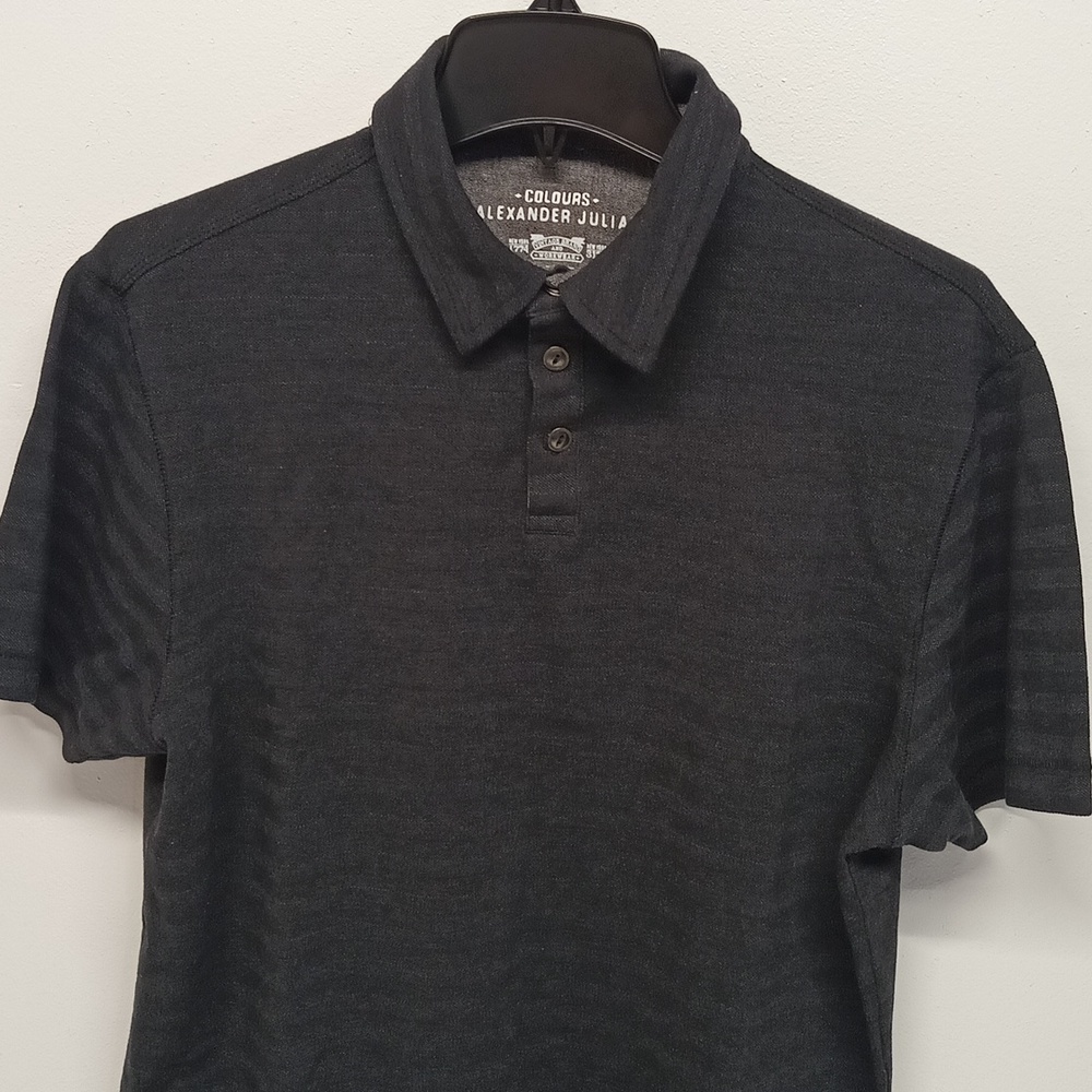 Alexander Julian| polo shirt Boy's size large short sleeves 3 bottom collar EUC.